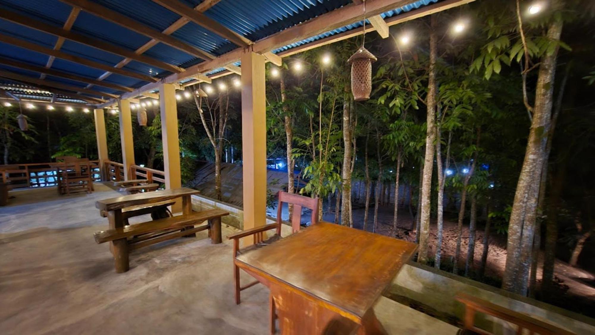 Hotel Tangkoko Macaca Rinondoran Exterior foto